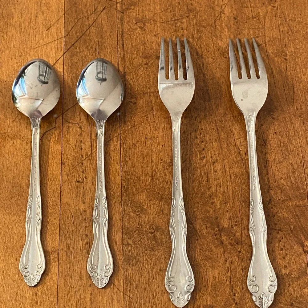 Victoria Stainless Steel Flatware Japan 2 Dinner Forks 2 Teaspoons